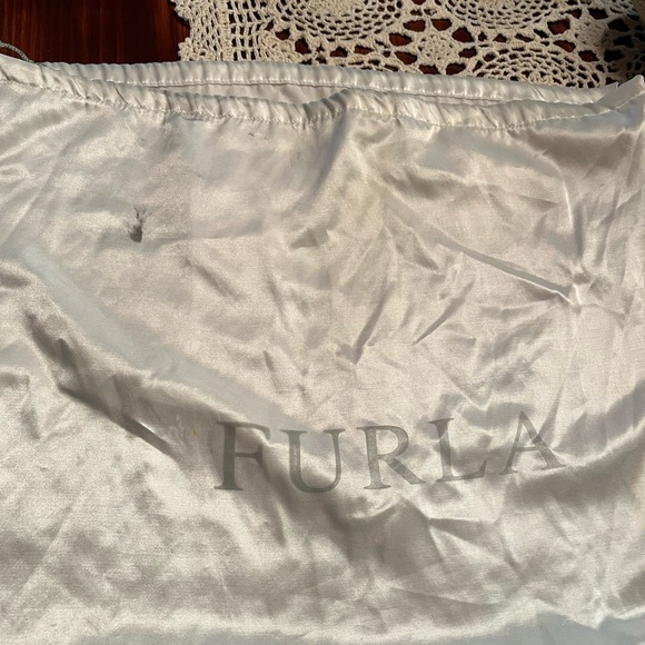 Furla woven tote with Dust bag - Picture 4 of 10